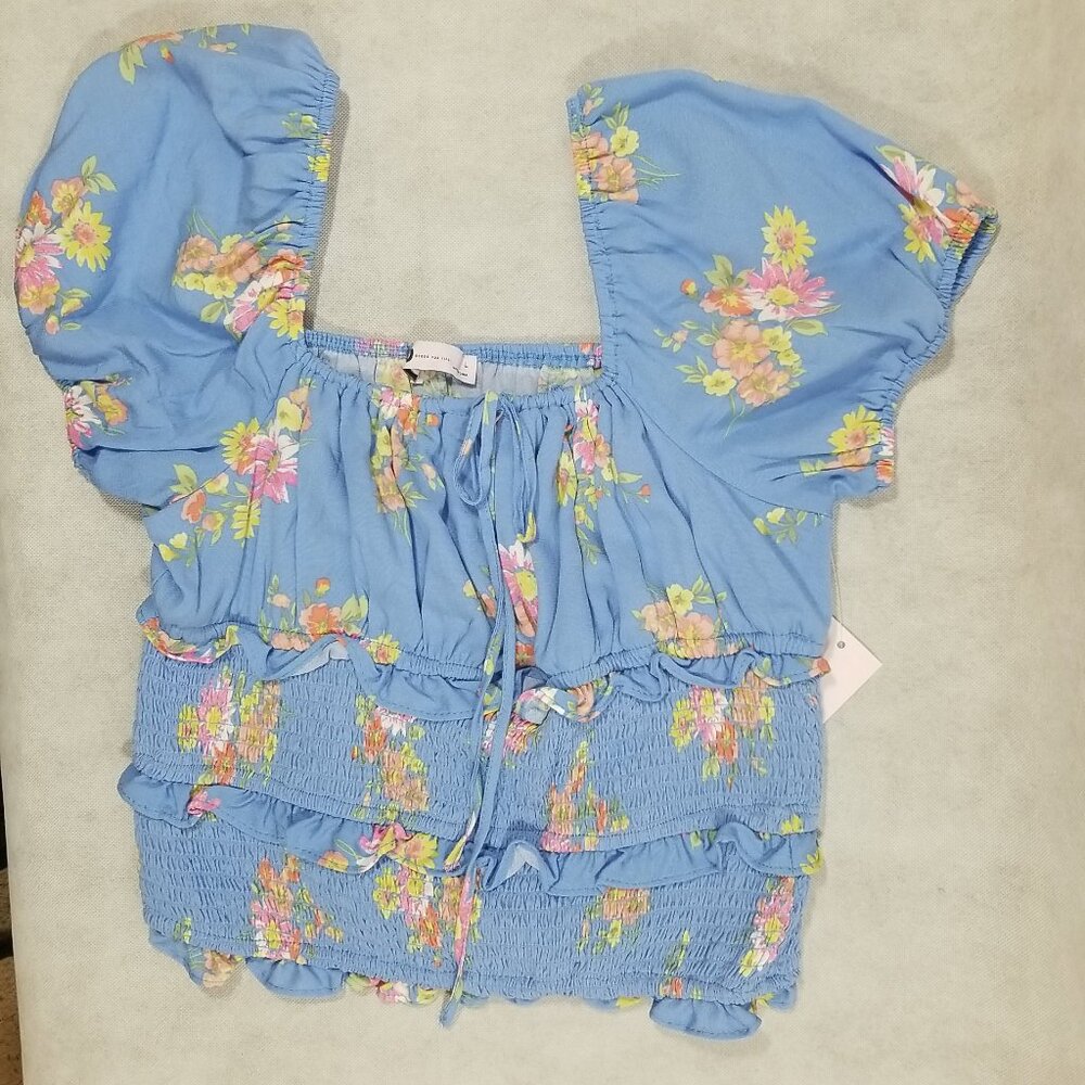 So Brand Junior Size Large Top Blue‎ with Floral Pattern NWT